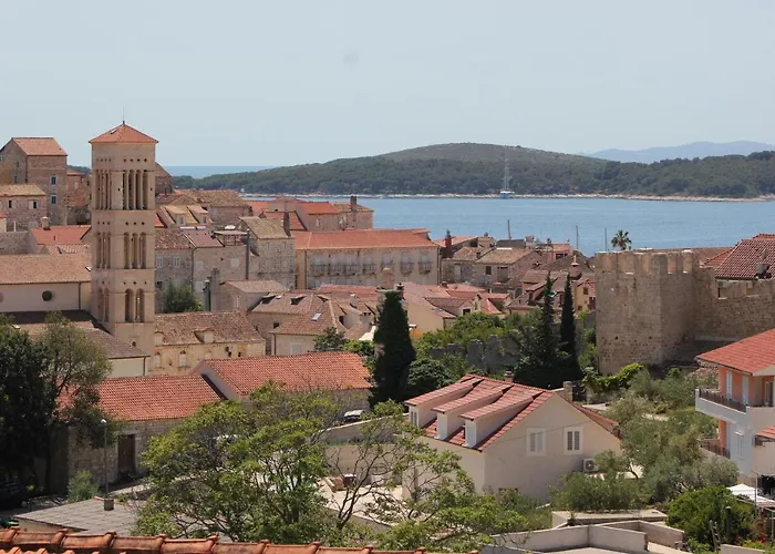 Guest house Vuljan 3*