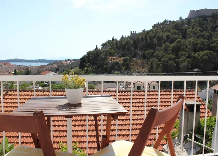 瓦里安宾馆 赫瓦尔